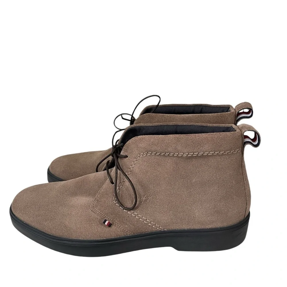 Tommy Hilfiger Men’s Classic Suede Lace  Chukka  Boot U.S. Size 11.5